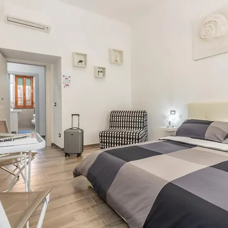 Scirocco Rooms-3